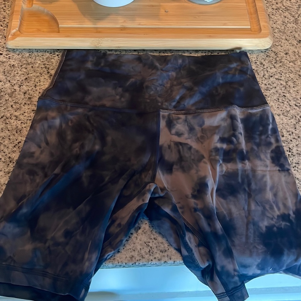 lulu biker shorts 8” inch